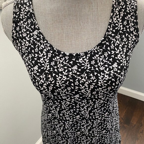 "Ivy Lane" Like New Sleeveless Flared Bottom Dress Size S - Picture 2 of 4